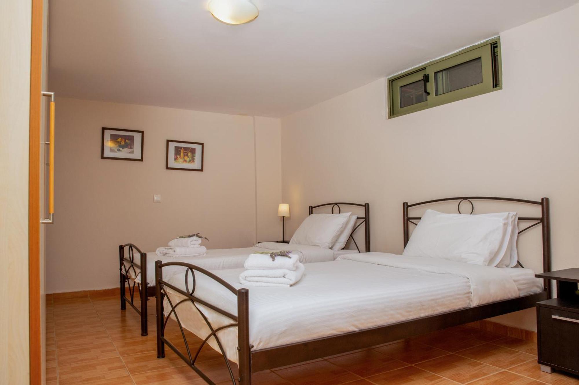 Country house Agrotospita Country *